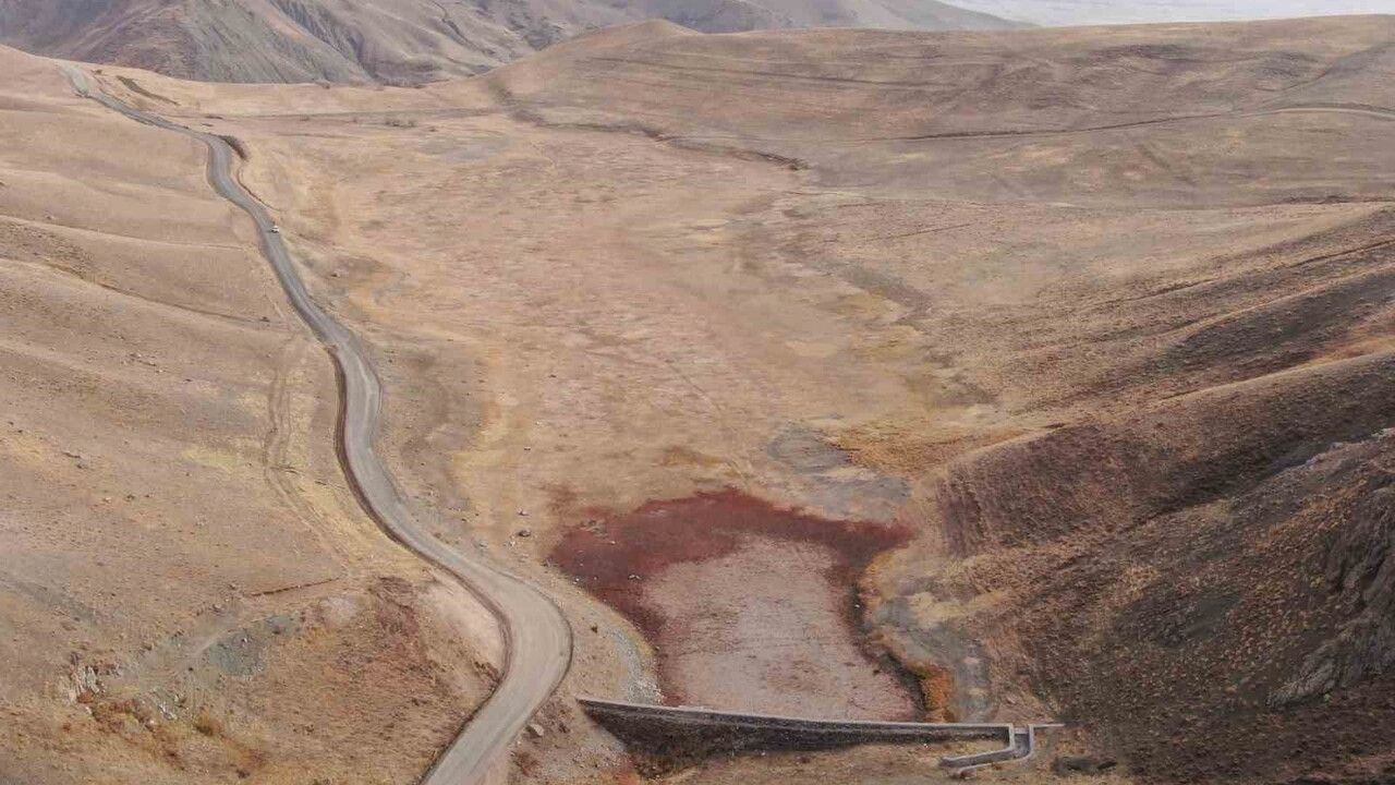 Erek Dağı doğusundaki Antik Urartu Barajı (Toni-Gölardı Göleti) kurudu