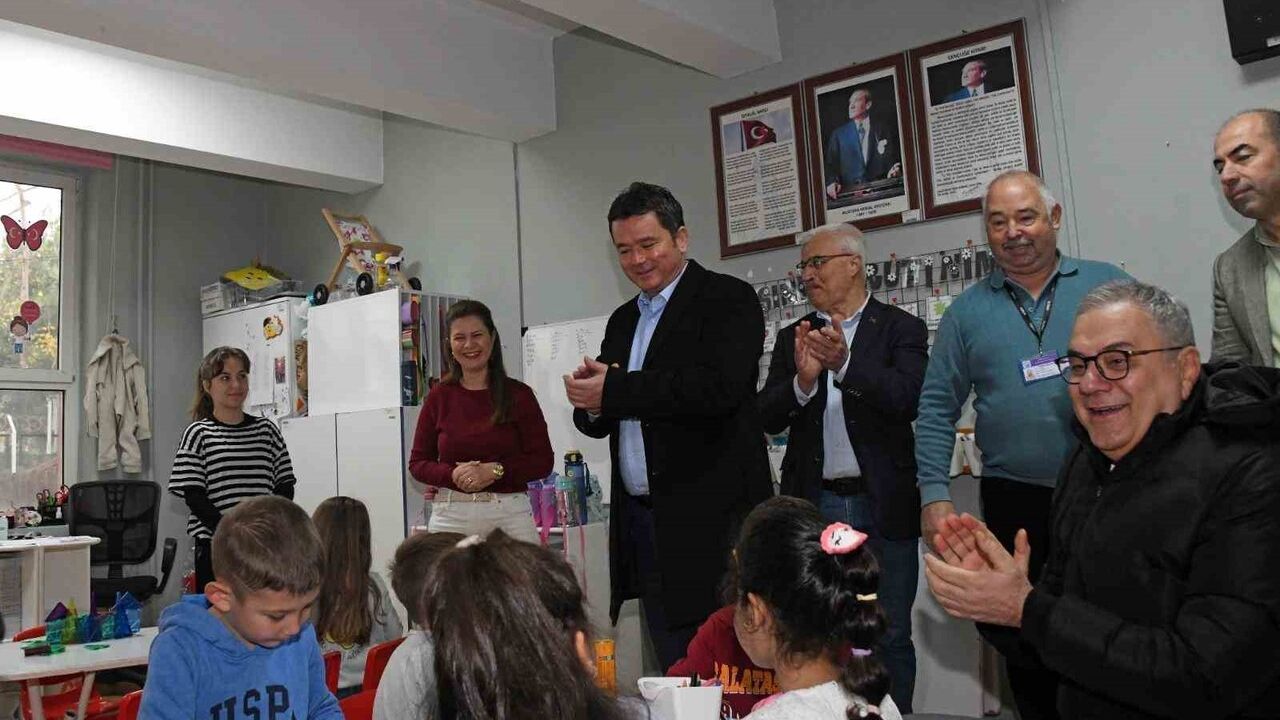 Erkan Aydın İstiklal Mahallesi'nde vatandaşlarla buluştu, talepler yerinde dinlendi