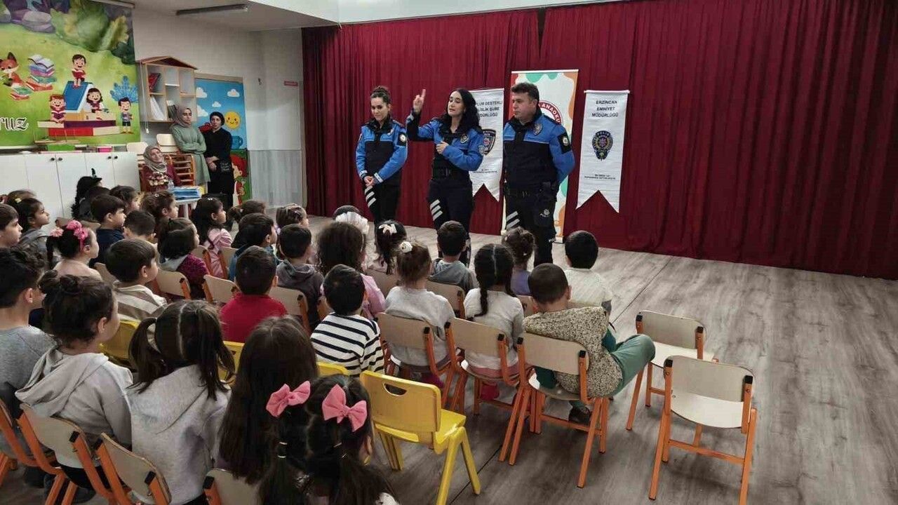 Erzincan'da polis ekipleri 400 öğrenciye güvenlik ve trafik eğitimi verdi