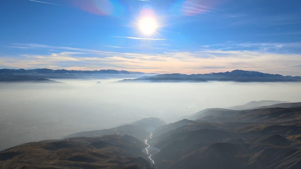 Erzincan Ovası Keşiş Dağları’ndan Görülürken 'Pamuk Denizi' Manzarası Oluştu
