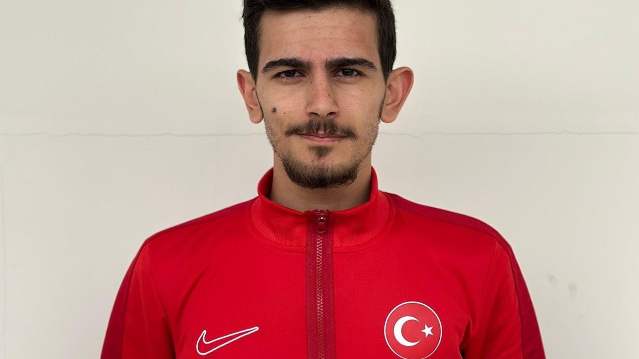 Erzincanlı Milli Sporcu Galip Berat Afal, Dünya Şampiyonası'nda Türkiye Rekoru Kırdı