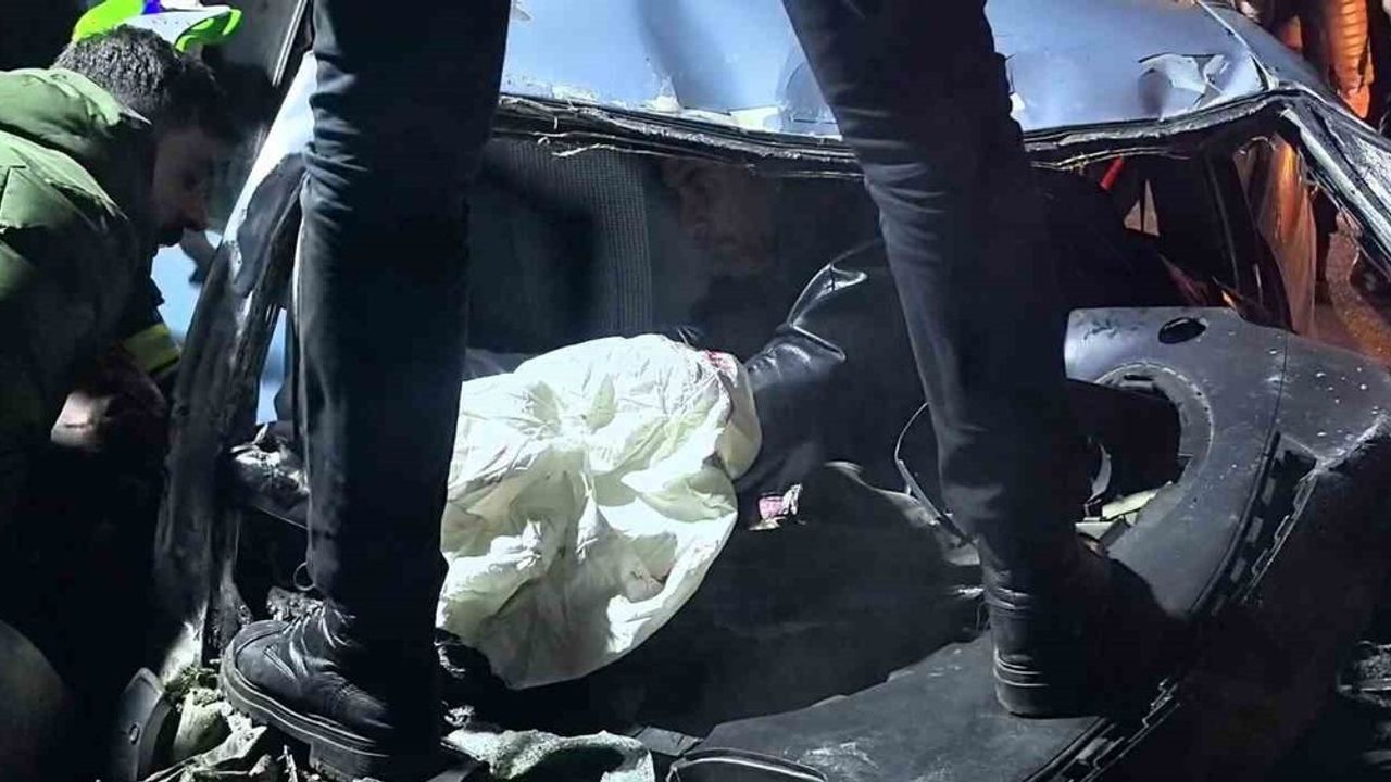 Erzurum-Aşkale Karayolu'nda Trafik Kazası: 1 Ölü, 2 Yaralı