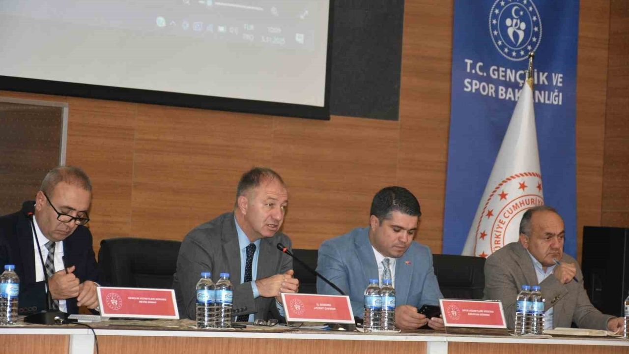 Erzurum'da Gençlik ve Spor Başarıları: İl Müdürü Levent Çakmur 22 Ayın Değerlendirmesini Paylaştı