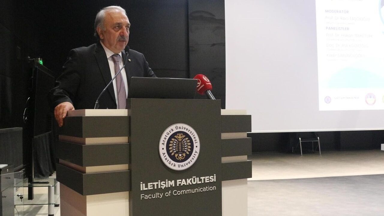 Erzurum’da Hasan Pulur anıldı: 'Olayların ve İnsanların Peşinde Bir Ömür' paneli