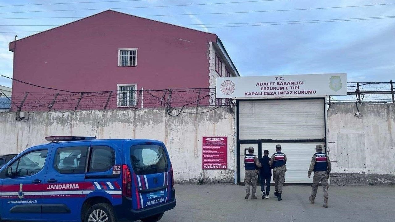Erzurum'da JASAT ve Yakutiye Jandarması aranan şüpheliyi yakaladı