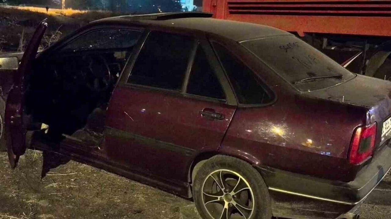 Erzurum'da otomobilde bıçaklı kavga: 3 yaralı