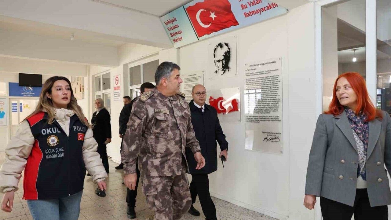 Erzurum Emniyet Müdürü Onur Karaburun, Okul Önlerindeki Denetimleri Yerinde İnceledi