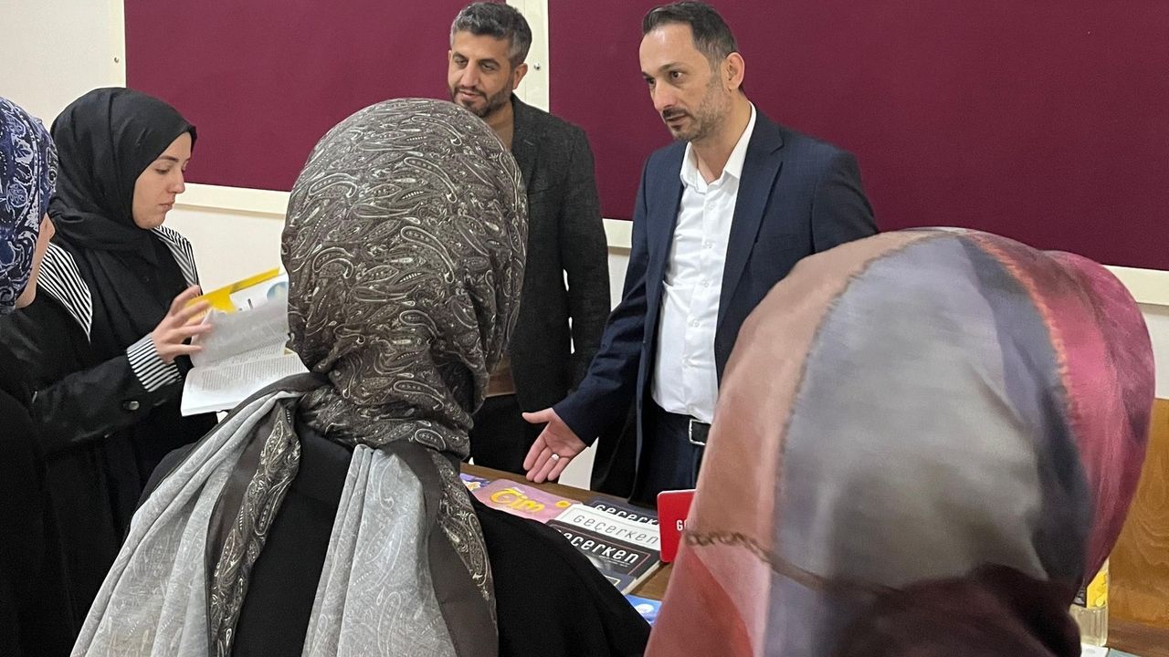 Erzurum İl Müftülüğü'nün Kampüs Stantları Gençlere Rehberlik Ediyor