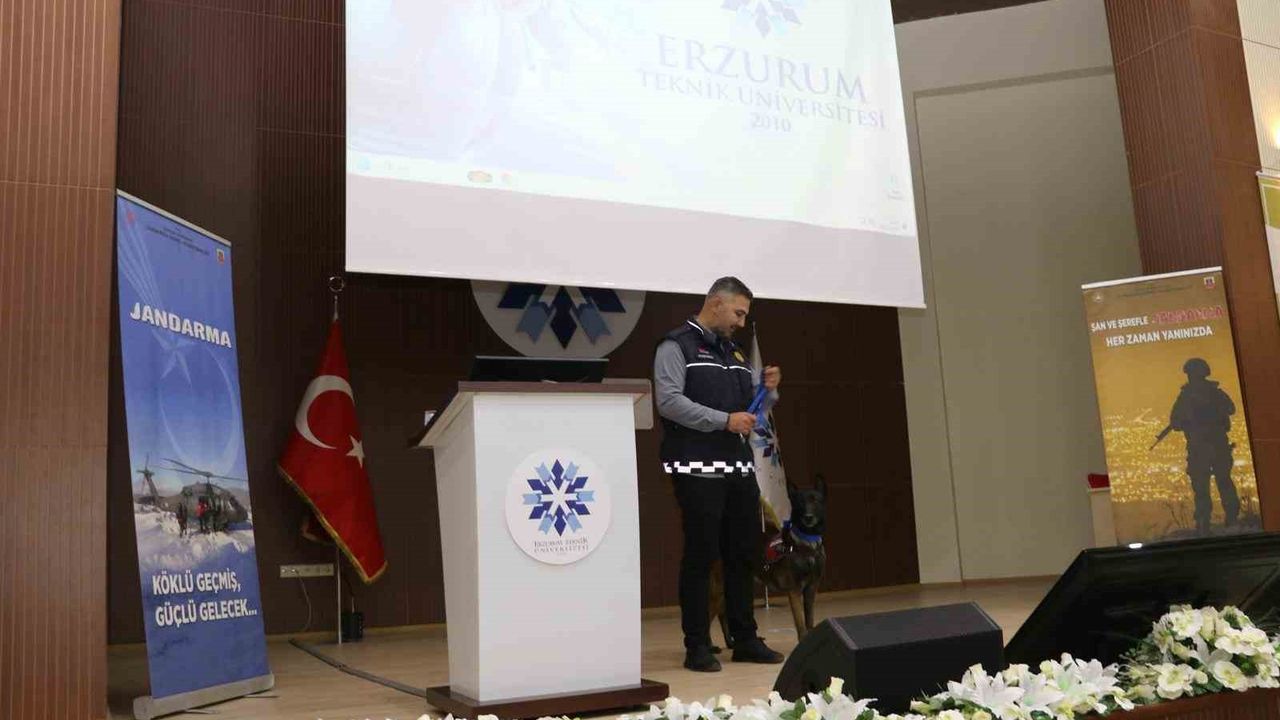 Erzurum Jandarması, öğrenciler için "Madde Bağımlılığı ile Mücadele" semineri düzenledi