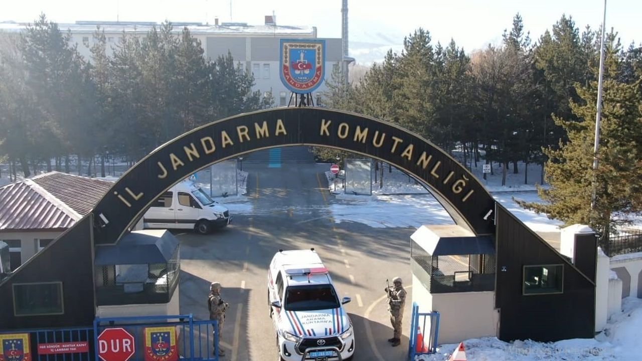 Erzurum Jandarması sosyal medyada suç odaklı hesaplara karşı operasyonlarını sürdürüyor