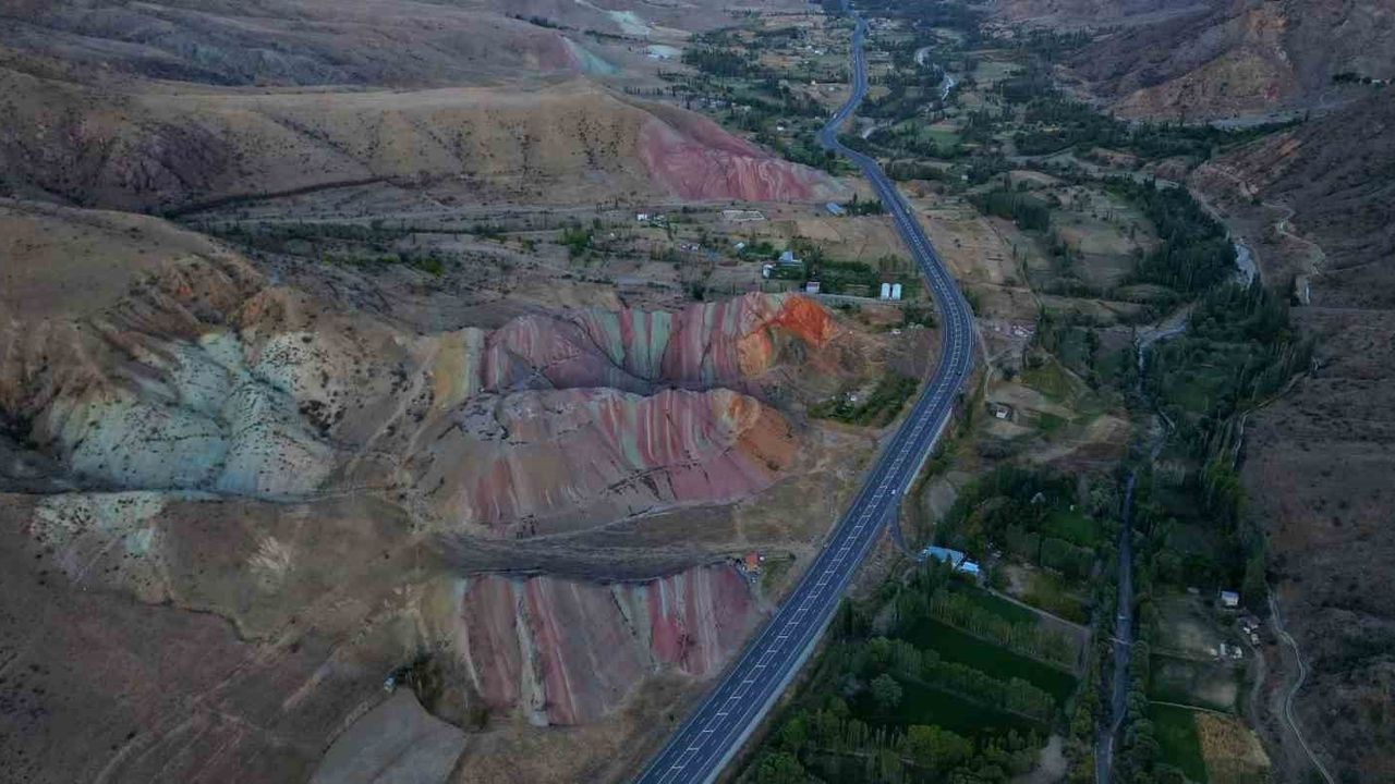Erzurum Oltu’daki Gökkuşağı Tepeleri: 45 milyon yıllık renkli jeolojik miras ve turizm potansiyeli