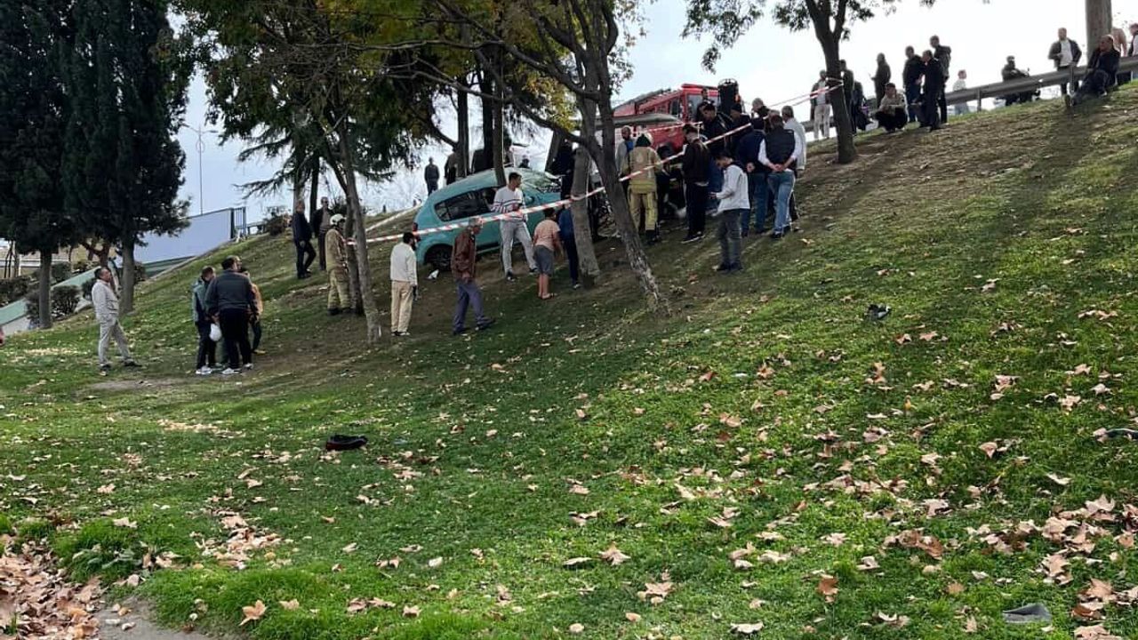 Esenler O-3 Otoyolu'nda Şarampole Yuvarlanan Otomobilin Sürücüsü Ağır Yaralandı