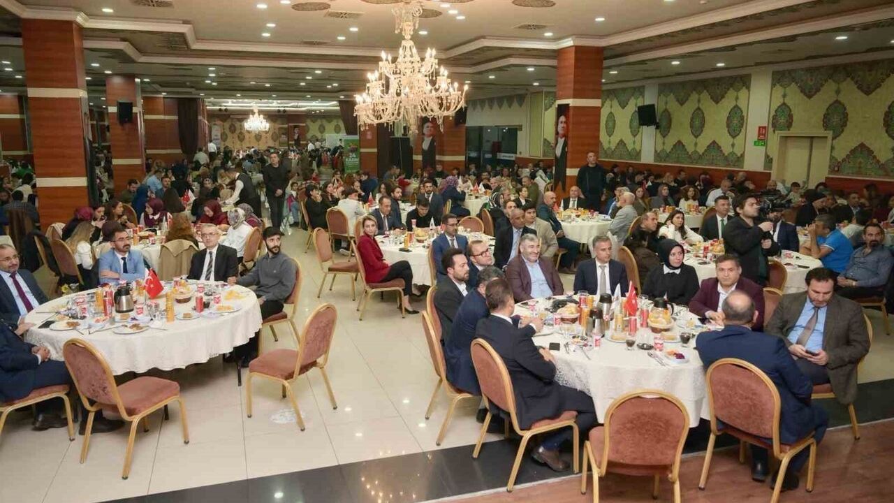 Esenyurt Belediyesi'nden 24 Kasım Öğretmenler Günü'ne özel yemek programı