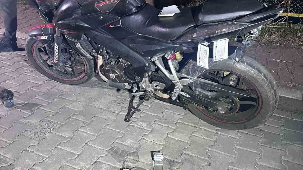 Esenyurt'ta iş yerine saldırı hazırlığındaki iki şüpheli polis takibiyle yakalandı