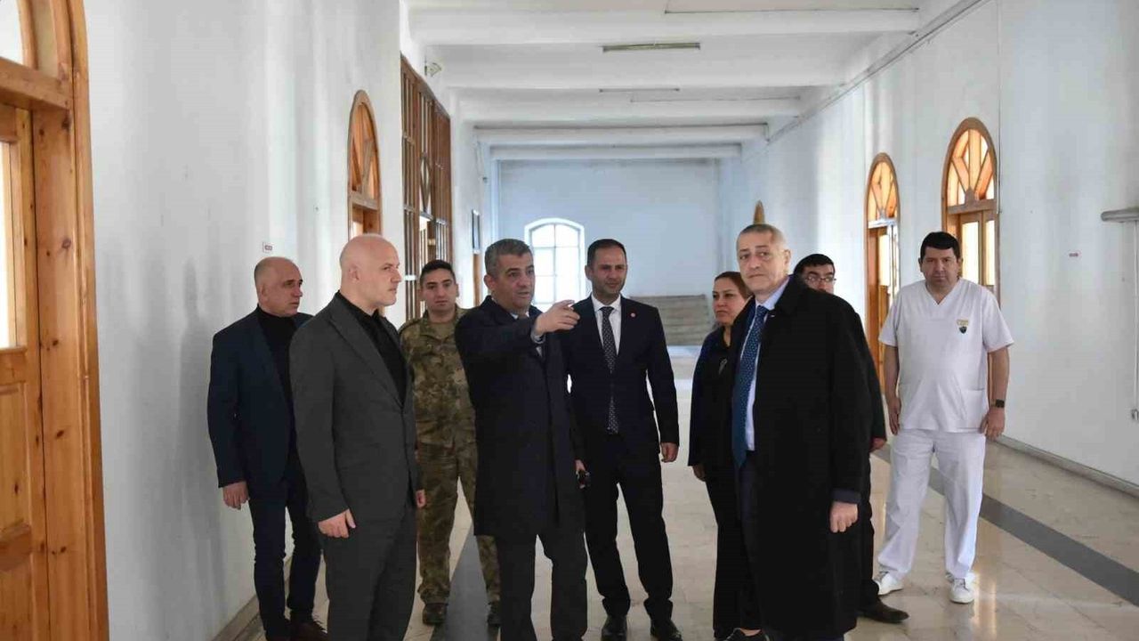 Eski Mareşal Fevzi Çakmak Hastanesi'nde müze planı — Millî Eğitim Bakanlığı arşiv çalışmaları Erzurum'da ele alındı