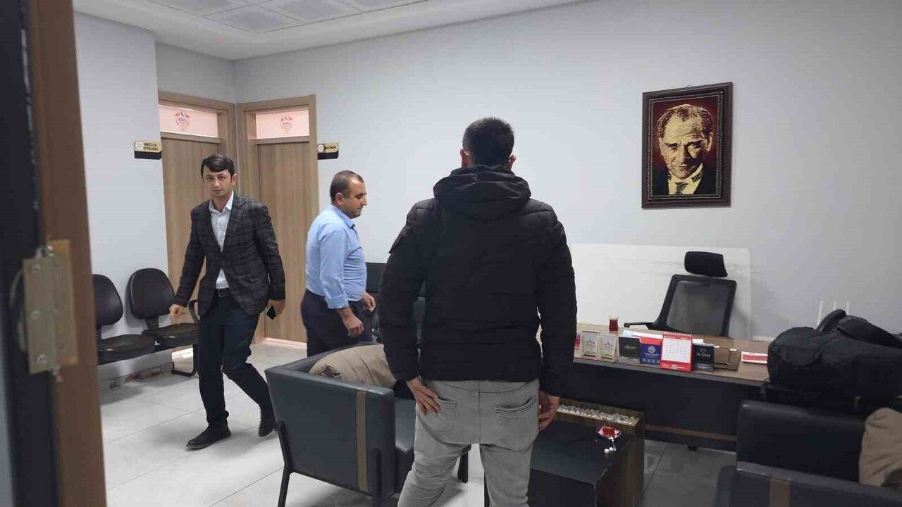 Eskil Belediyesi, 10 günde 5 yakınını kaybeden Mehmet Çıracı’yı işe aldı