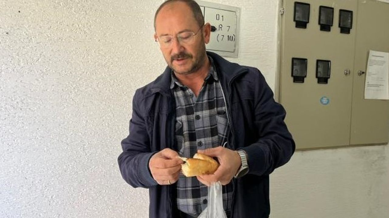 Eskişehir'de fırından alınan ekmeğin içinden poşet parçası çıktı