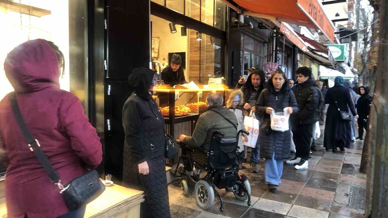 Eskişehir'de Meteoroloji Uyarısı Sonrası Kısa Süreli Sağanak Etkili Oldu