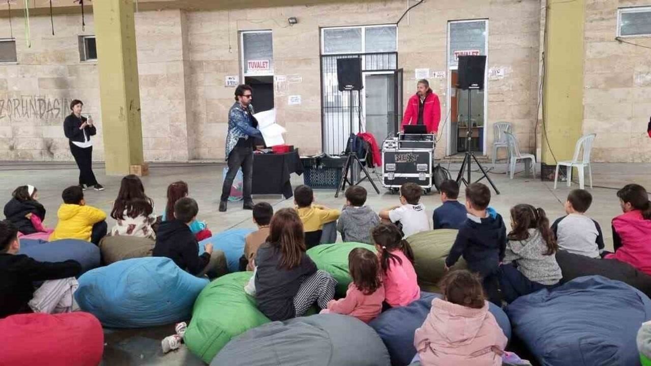 Eskişehir'de Mobil Çocuk Dostu Alan Tırı Emek Mahallesi'nde Hizmete Açıldı