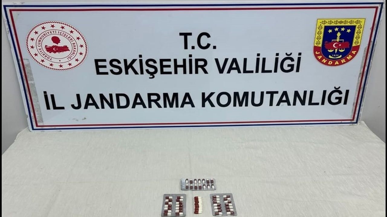 Eskişehir'de motosiklet kontrolünde 53 uyuşturucu hap ele geçirildi