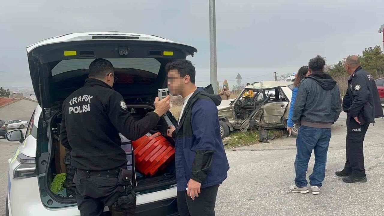 Eskişehir'de trafik kazası: 2 kişi ağır yaralandı