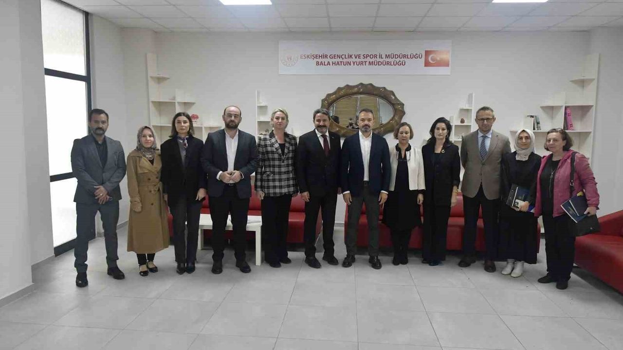 Eskişehir'de yurtlarda yerinde inceleme: Gökhan Taşdelen yurtların fiziki koşullarını değerlendirdi