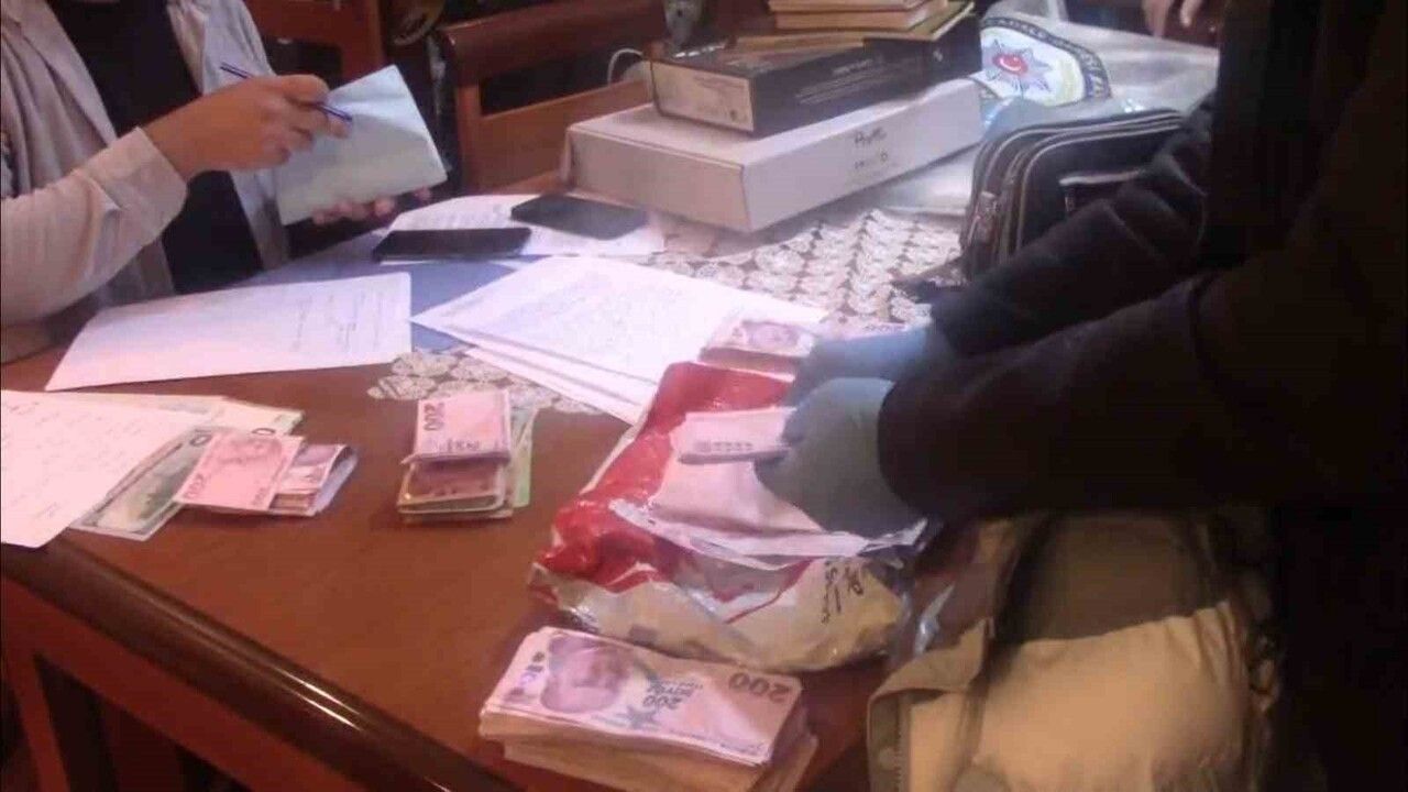 Eskişehir merkezli 4 ilde FETÖ/PDY'nin kadın yapılanmasına operasyon: 16 gözaltı, 5 tutuklama