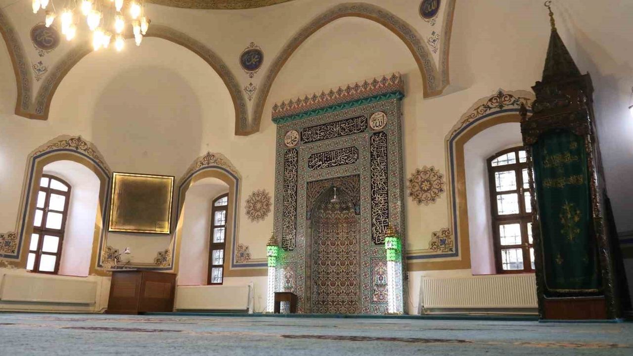 Eskişehir Odunpazarı'nda 700 yıllık yapı: Hamamdan camiye dönüşen Ak Camii