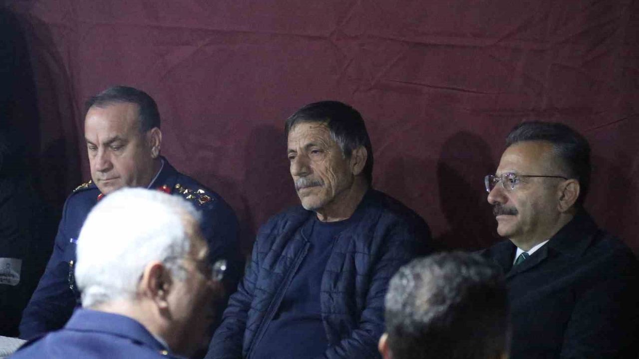 Eskişehir Valisi Aksoy, Şehit Üsteğmen Emre Mercan’ın Baba Ocağını Ziyaret Etti