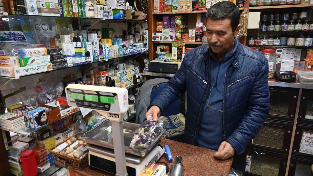 Eskişehirli aktar Metin Ağılönü'nden poşet bitki çayları uyarısı: Sağlık ve kalite endişesi