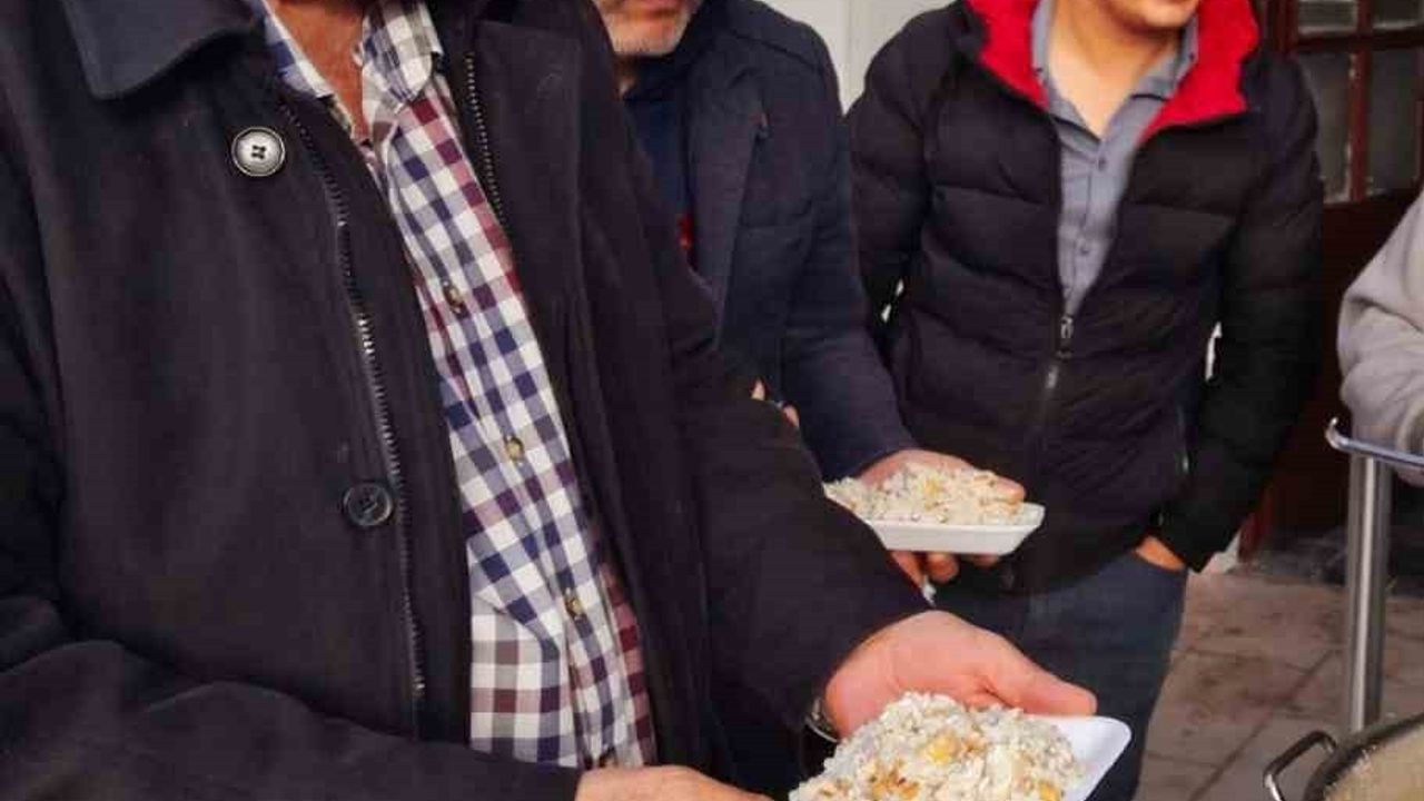 ESODER, Unutulmaya Yüz Tutmuş 'Tarihi Odunpazarı Pilavı'nı Vatandaşlara İkram Etti