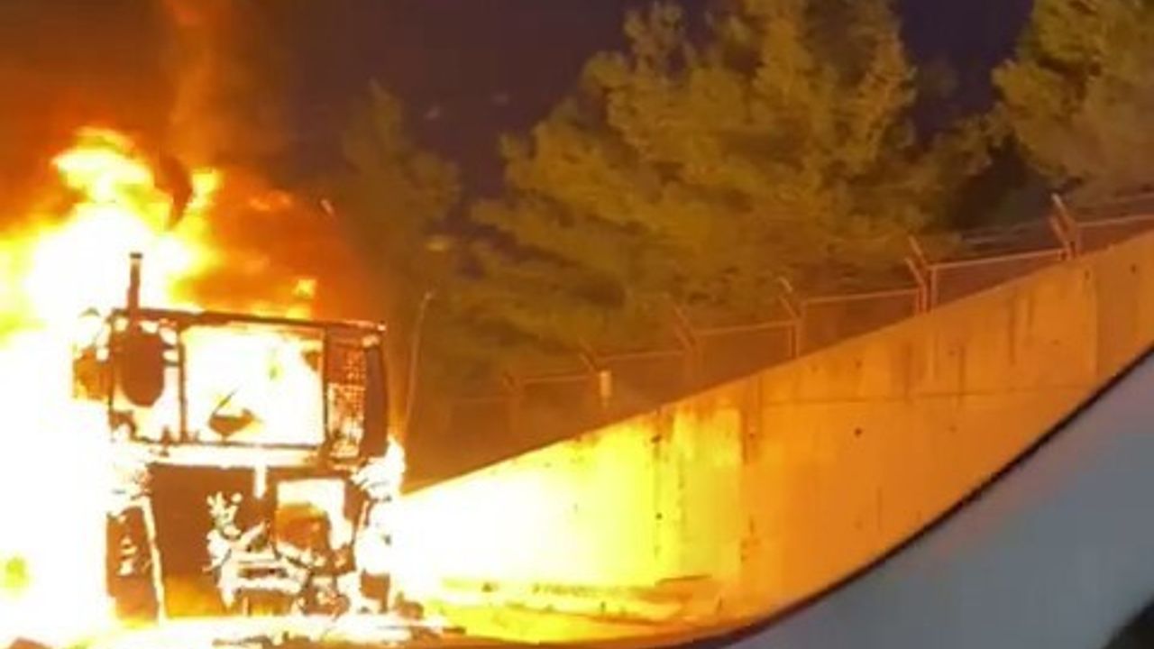 Eyüpsultan'da İETT otobüsünde yangın: sürücü müdahalesi olası facianın önüne geçti