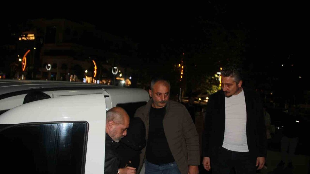 Fatsa'da silahlı kuyumcu soygunu: Diyarbakır'da yakalanan zanlı adliyeye sevk edildi