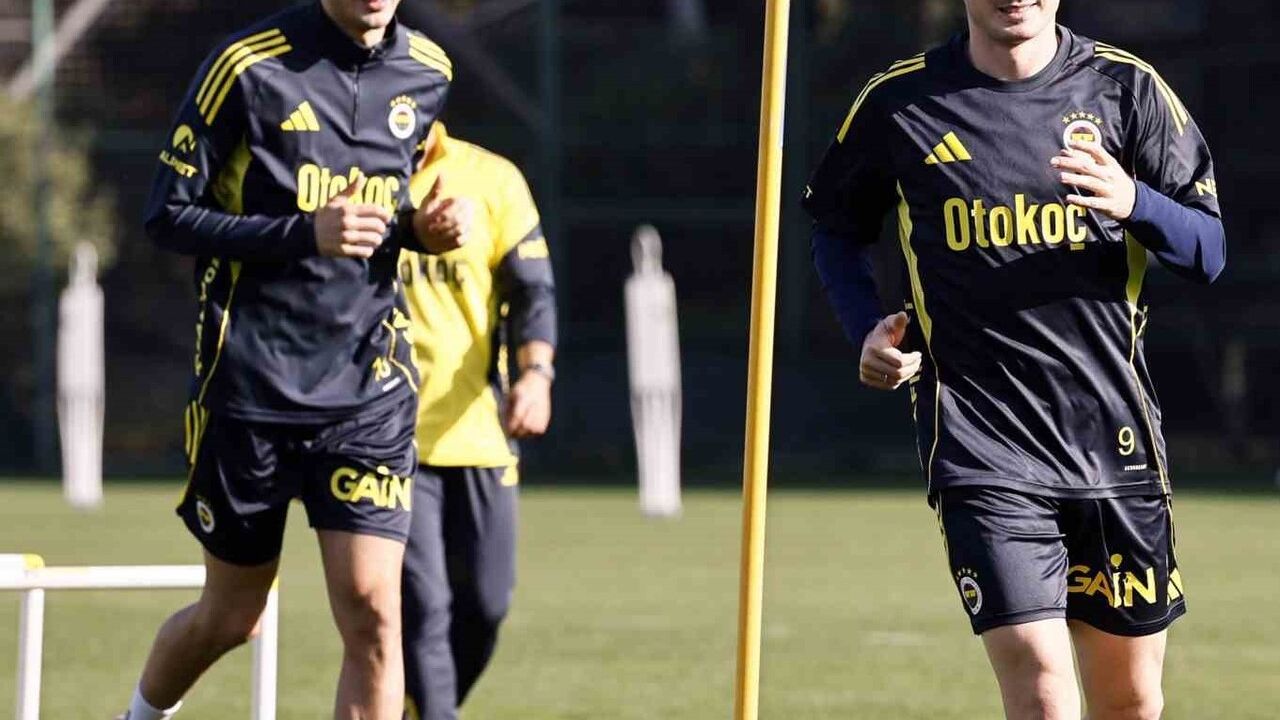 Fenerbahçe, Çaykur Rizespor Maçına Taktik ve Bireysel Çalışmalarla Hazırlanıyor