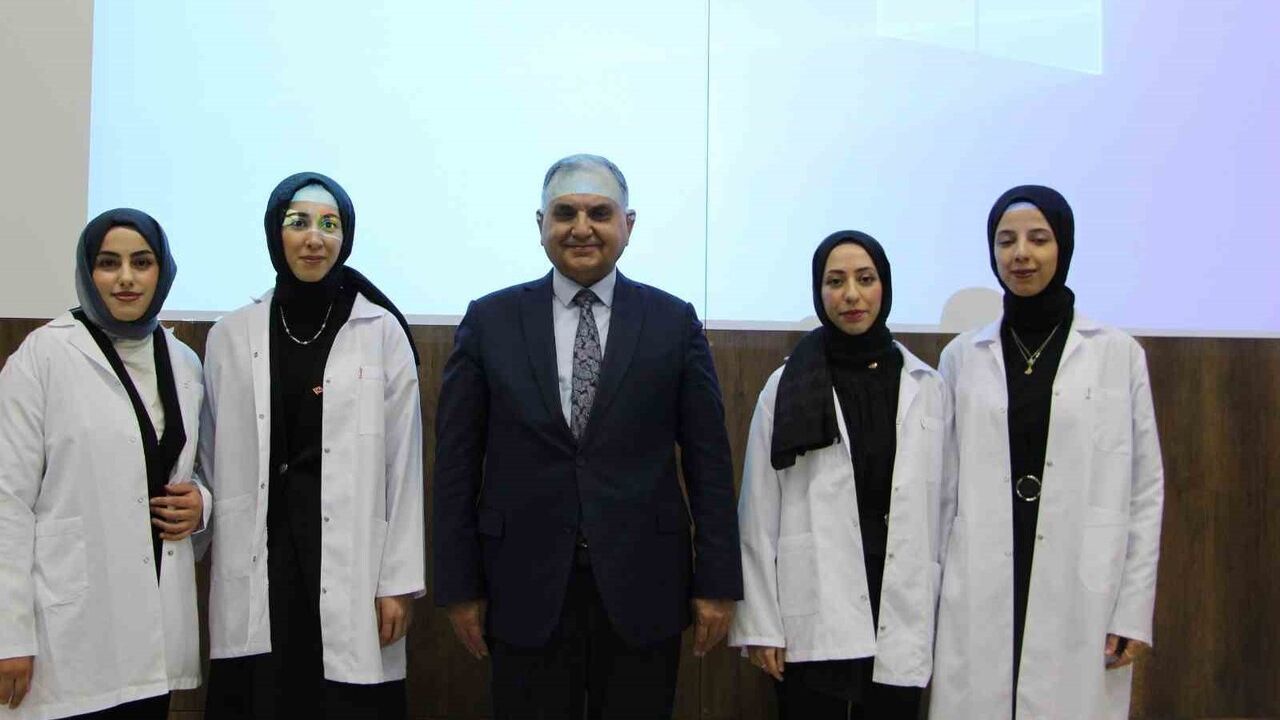 Fırat Üniversitesi Eğitim Fakültesi'nde Beyaz Önlük Giyme Töreni