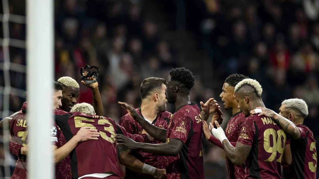 Galatasaray, Ajax'ı 3-0 Yenerek Avrupa'da 10 Maç Sonra Deplasman Galibiyeti Aldı