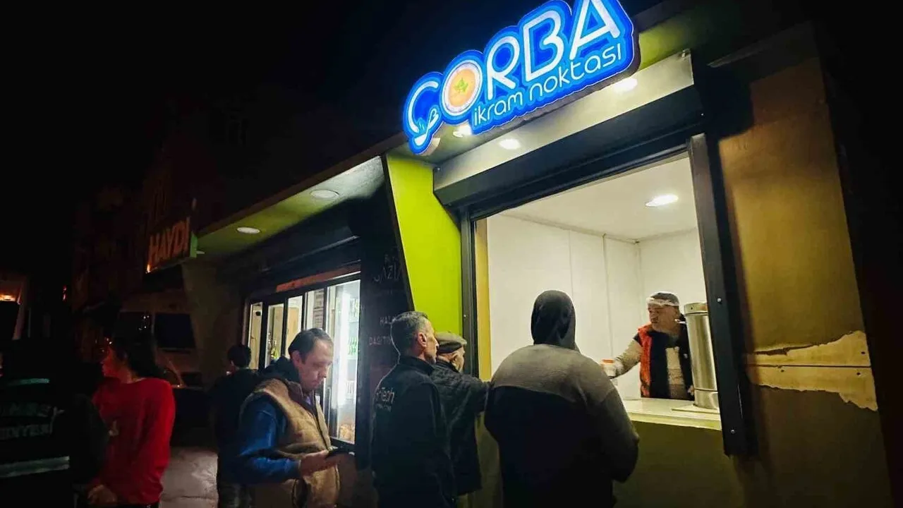 Gaziantep Büyükşehir, 39 noktada sabahları ücretsiz sıcak çorba ikram ediyor