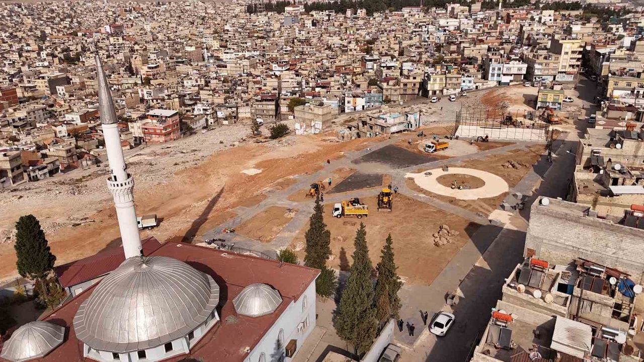 Gaziantep Büyükşehir, Mithatpaşa Mahallesi'ne 6.321 m²'lik Hayat Projesi Parkı kazandırıyor