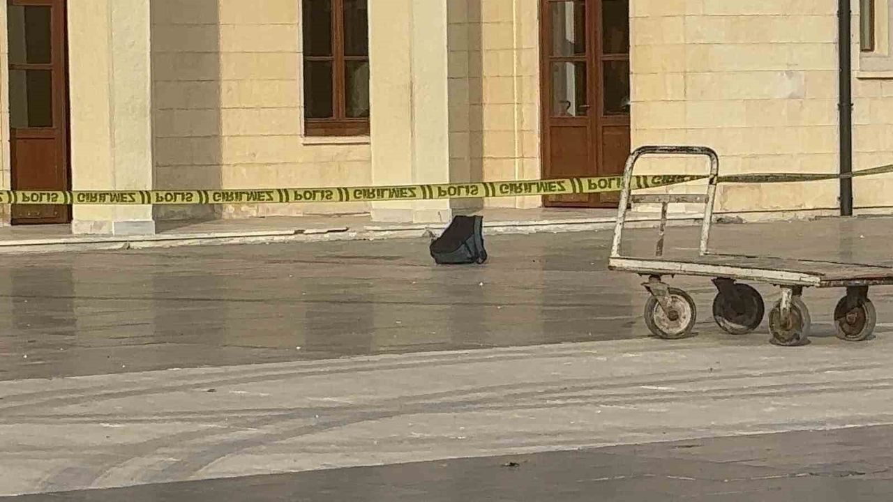Gaziantep Gar İstasyon Meydanı'nda şüpheli çanta alarmı — bomba imha ekipleri müdahale etti