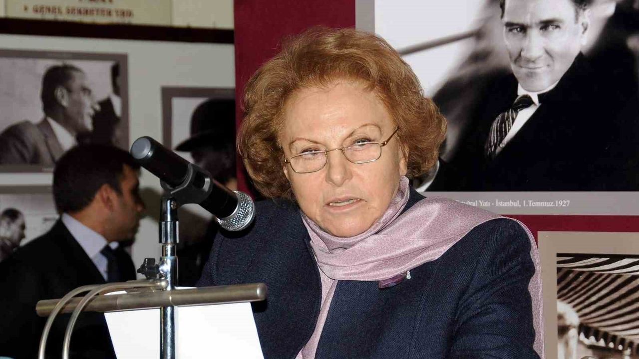 Gaziantep'in Cumhuriyet Çınarı Nüket Ersoy vefat etti