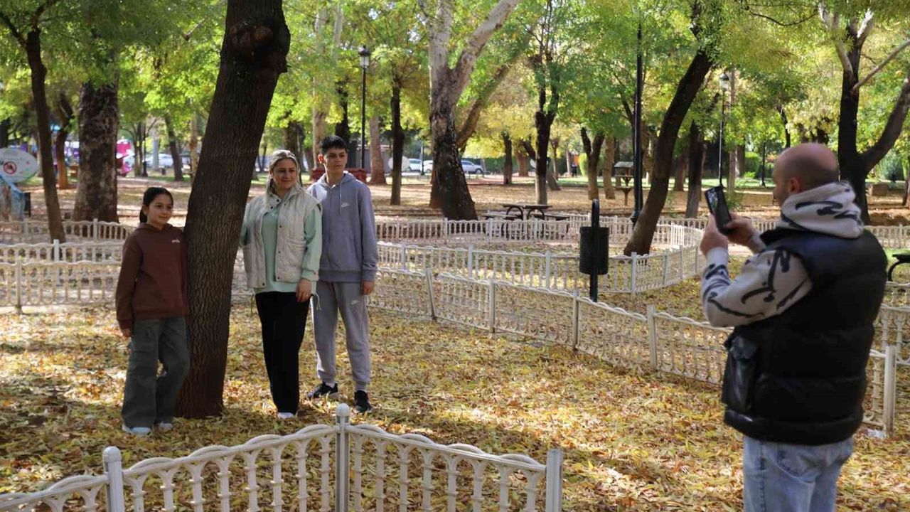 Gaziantep parklarında sonbahar renkleri: Dülük Tabiat Parkı ve Kavaklık Parkı görsel şölen sunuyor