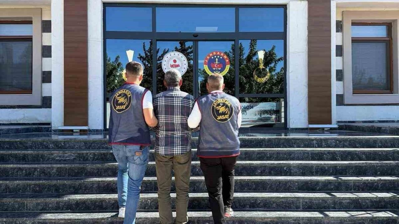 Gaziantep'te 10 yıl ve üzeri kesinleşmiş hapis cezalarıyla aranan 5 kişi jandarma tarafından yakalandı