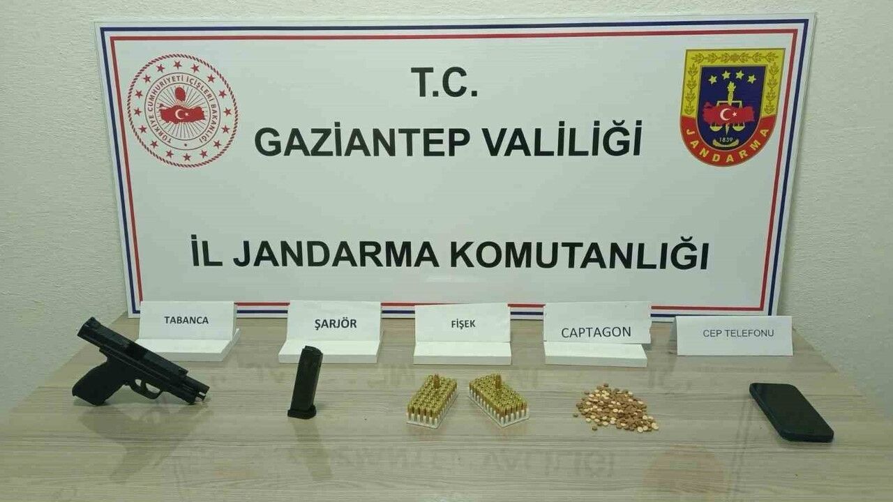 Gaziantep'te jandarma operasyonu: 200 captagon hap ele geçirildi, 1 şahıs tutuklandı