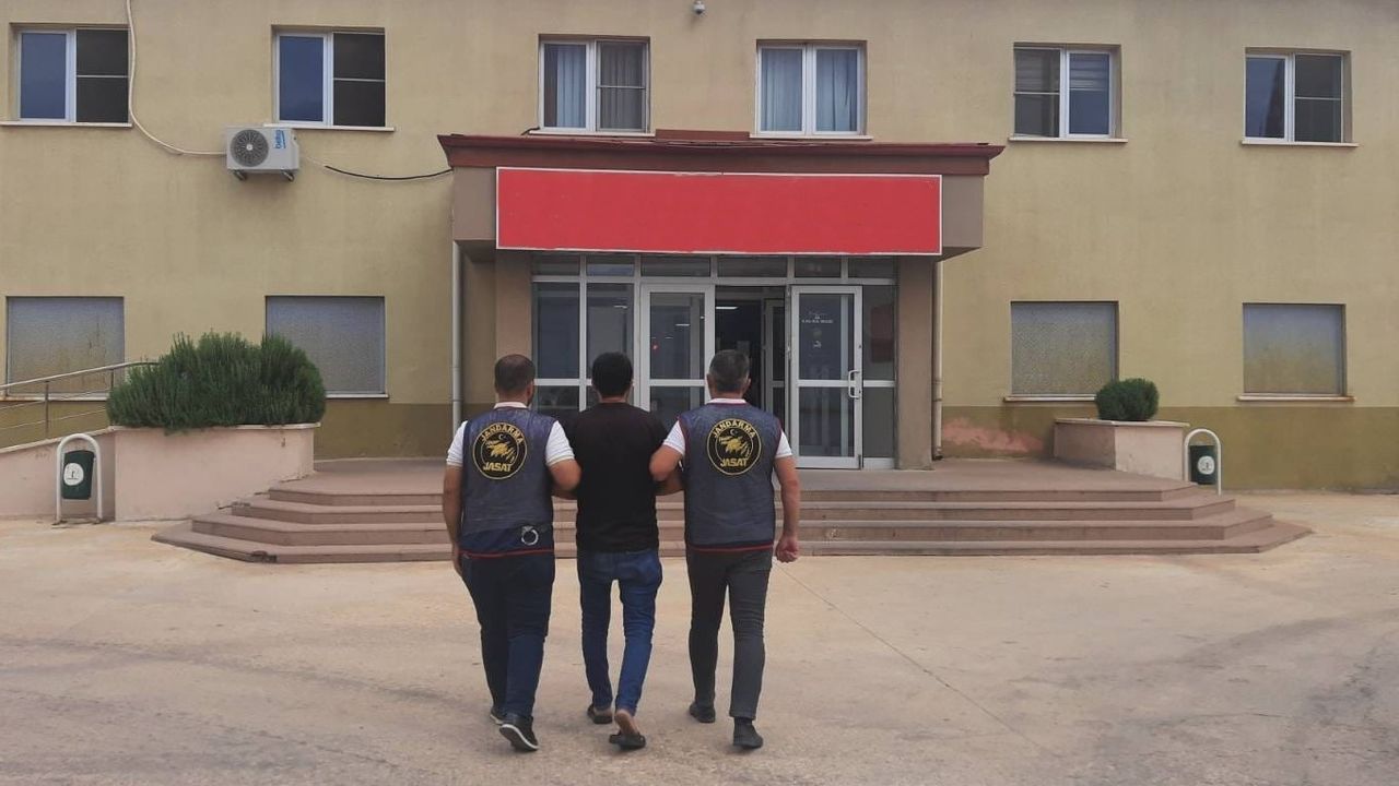 Gaziantep'te kesinleşmiş hapis cezaları bulunan 3 şüpheli jandarma tarafından yakalandı