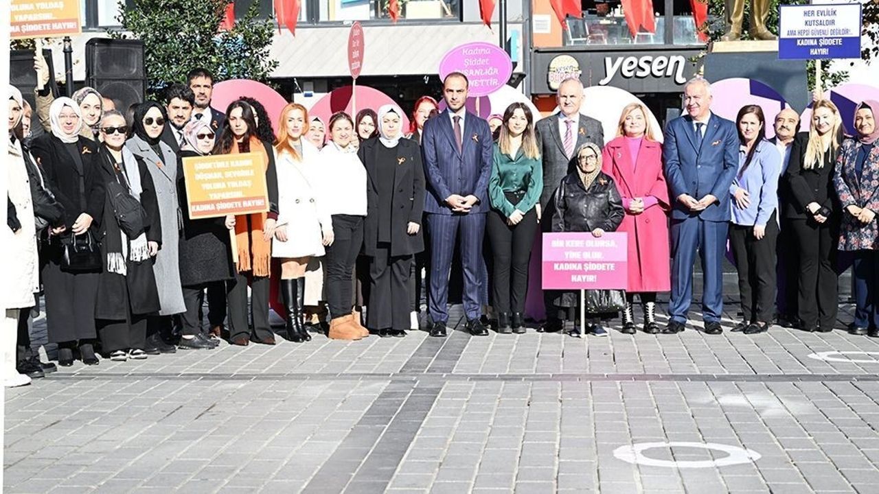Gaziosmanpaşa, 25 Kasım'da Kadına Yönelik Şiddete Karşı Dayanışma Sergiledi