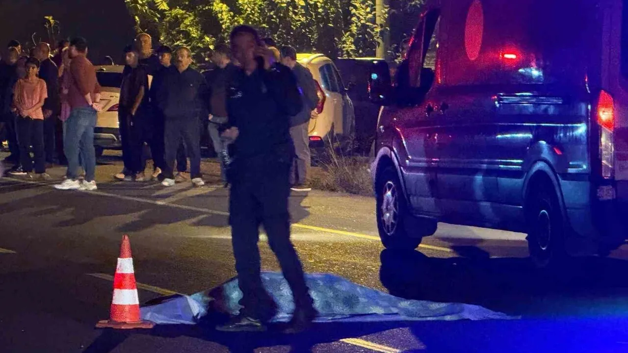 Gazipaşa'da D-400'de otomobilin çarptığı 70 yaşındaki Mustafa Yalçın yaşamını yitirdi