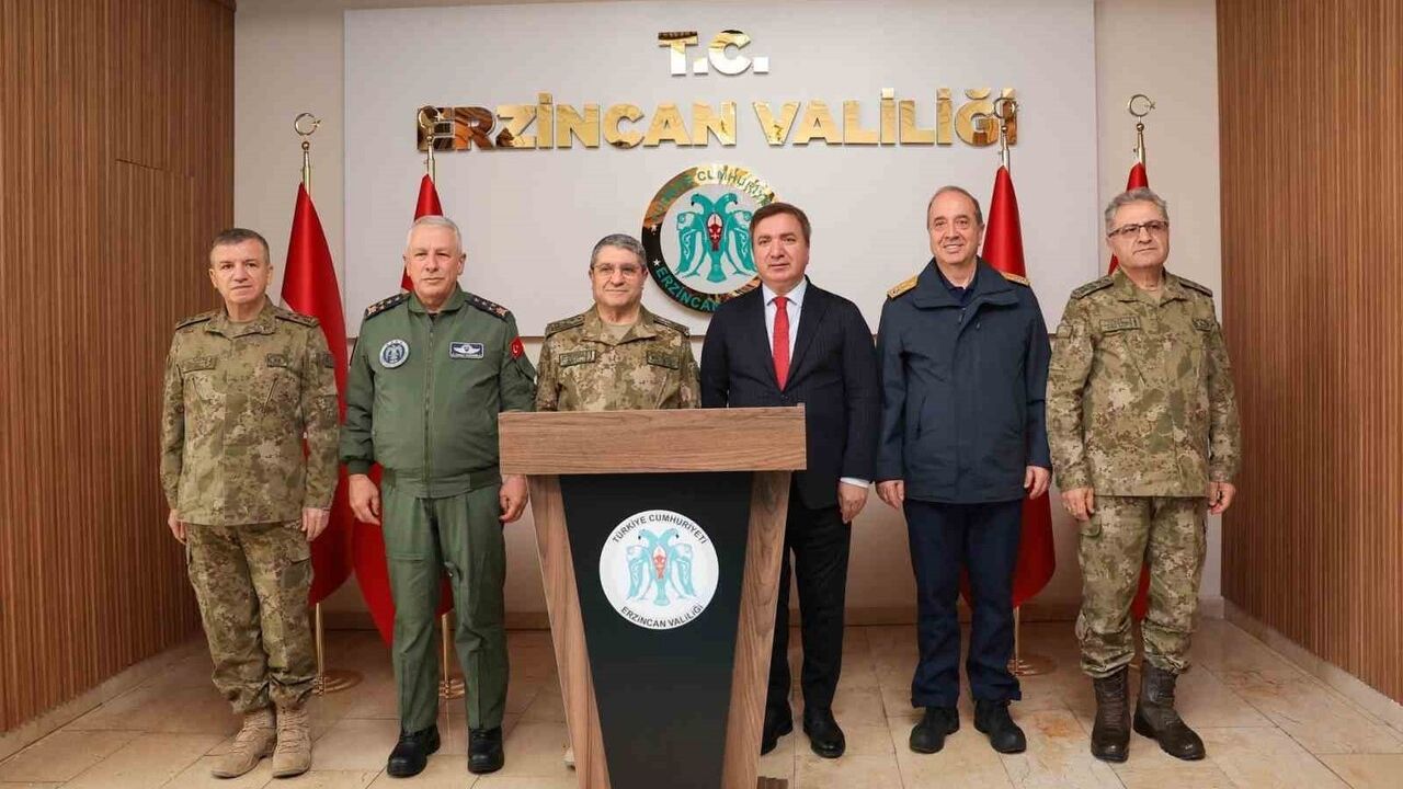 Genelkurmay Başkanı Orgeneral Selçuk Bayraktaroğlu Erzincan Valiliğini Ziyaret Etti