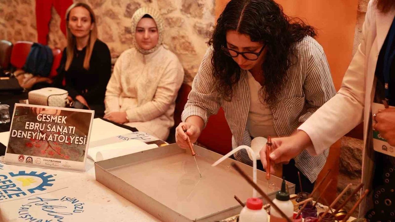 GESMEK Kursiyerleri Tarihi Su Dolabında Ebru Etkinliğinde Buluştu