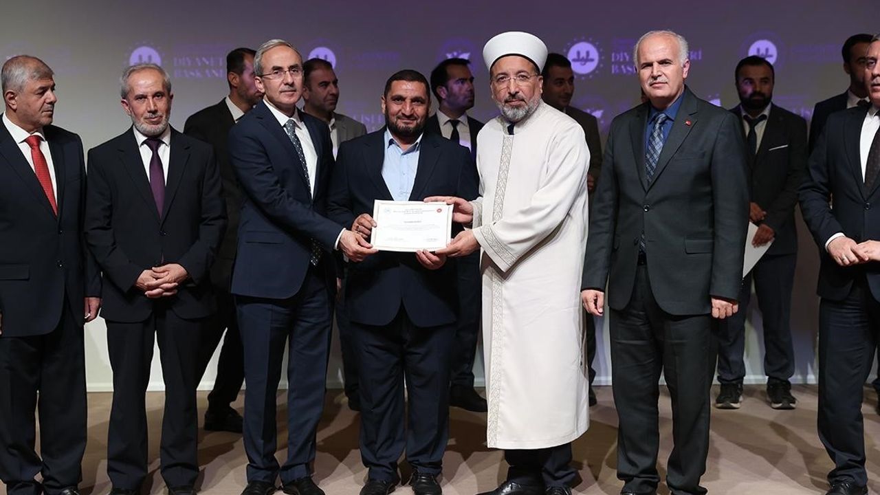 GİBTÜ ile Gaziantep İl Müftülüğü ortaklığında Din Görevlileri Mesleki Eğitim Seminerleri II sertifika töreni