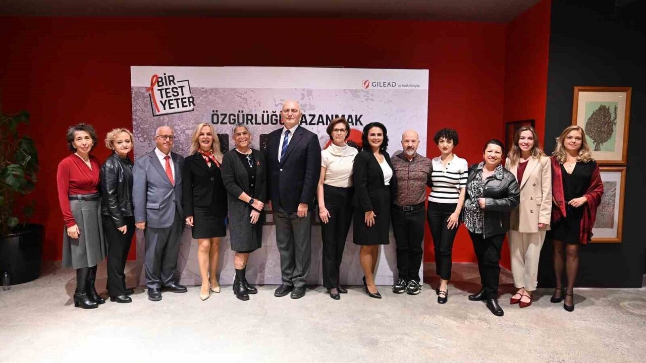 Gilead Türkiye toplantısı: Uzmanlar erken tanının HIV mücadelesindeki kilit rolünü vurguladı
